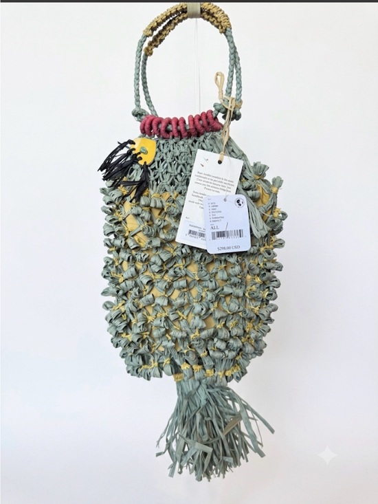 Free People X Sans Arcidet Handbags - Free People with Sans Arcidet - Viral Madagascar Raffia Fish bag. NWT
